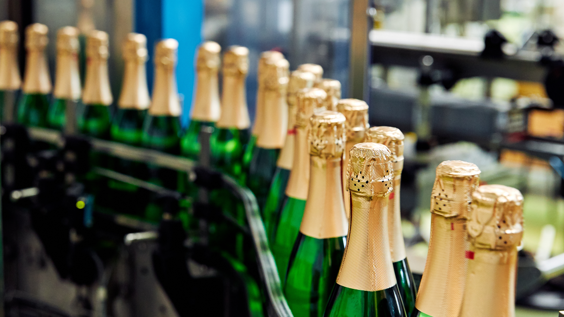 Go to the Sparkling Wine Services page. alt=""