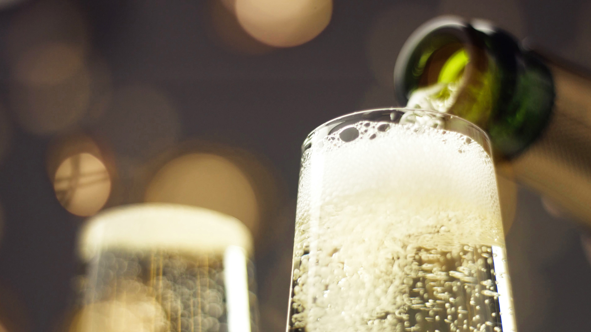 Go to the Sparkling Wine Services page to learn more. alt=""